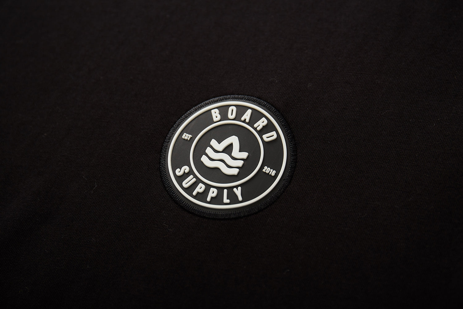 LOGO SHOULDER TAPE T-SHIRT