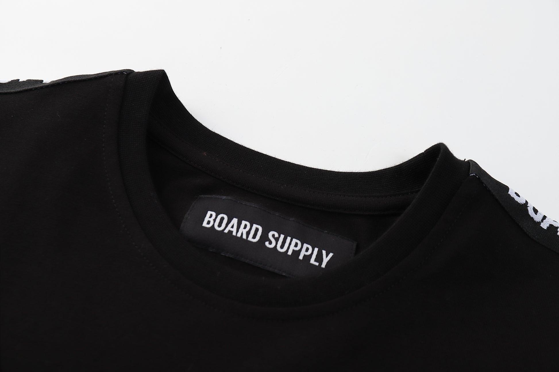 TAPE T-SHIRT