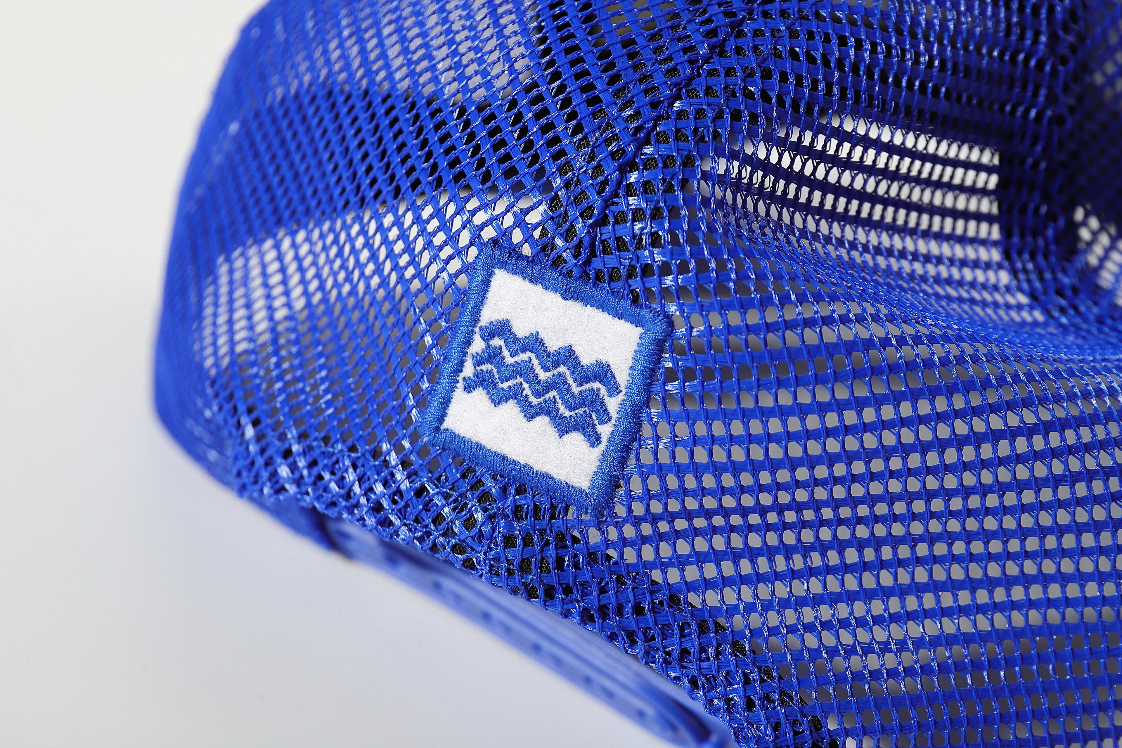 BOARD SUPPLY '16 TRUCKER HAT