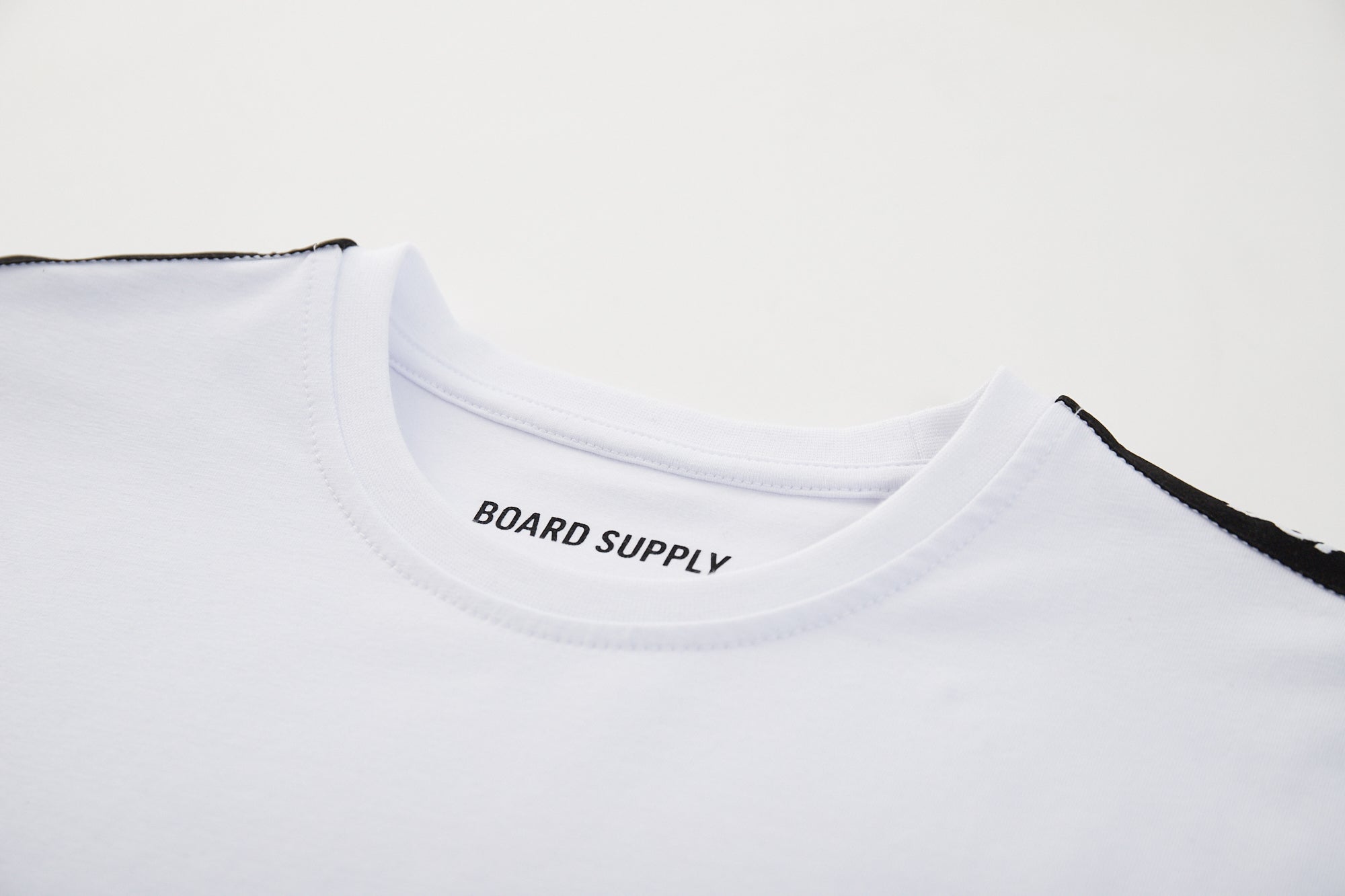 TAPE T-SHIRT