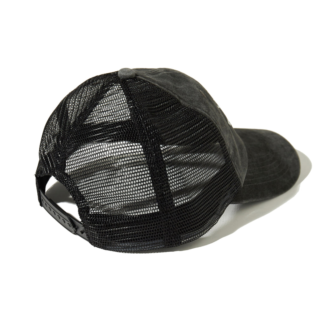 BLACKLETTER TRUCKER CAP